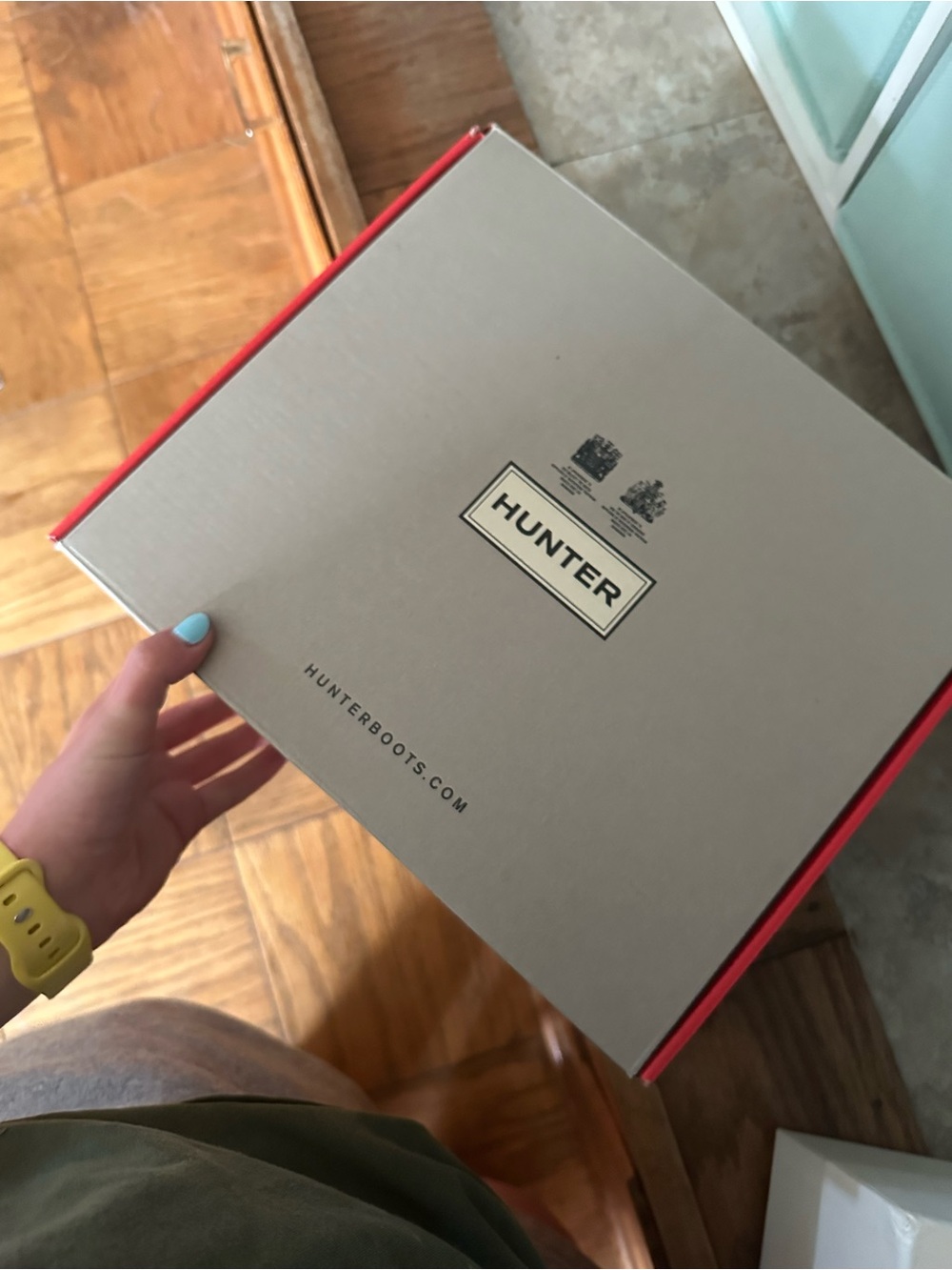 Hunter Beige and Red Branded Shoe Box